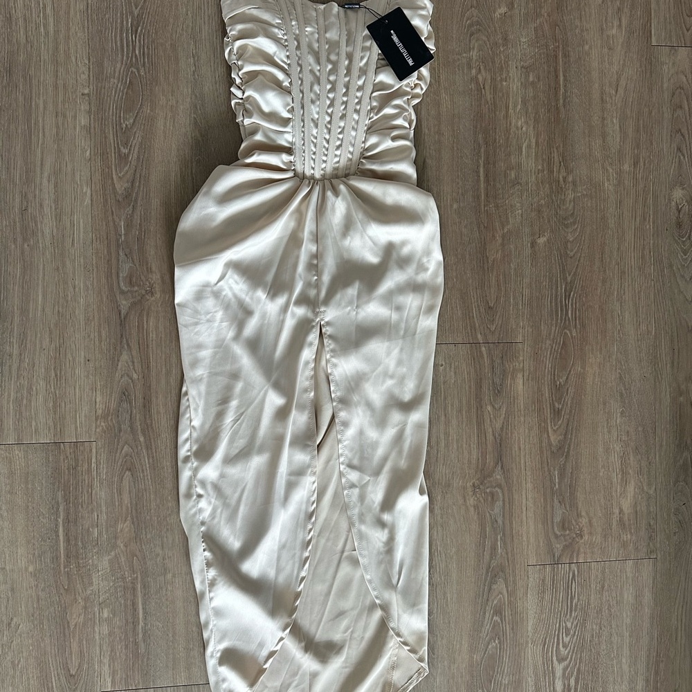 PrettyLittleThing Strapless Cream Dress